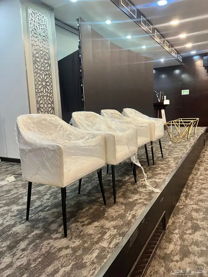 تاجير كراسي طاولات جلسات كنب مكيفات مراوح كوش مداخل 12