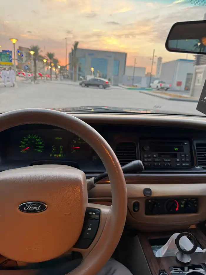 فورد كراون فكتوريا مالك ثاني 8