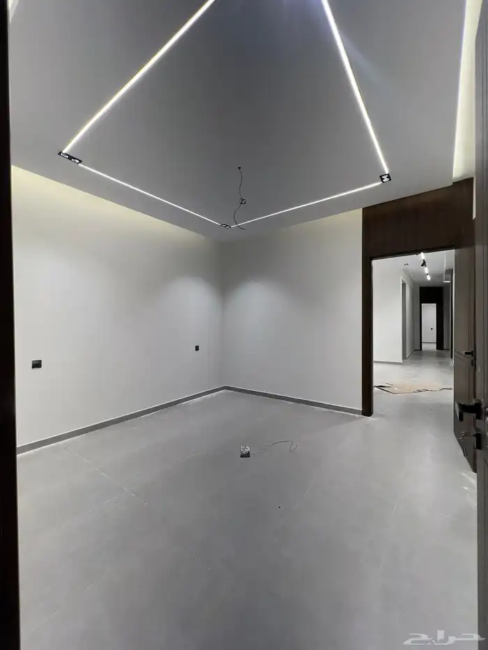 شقق فاخرة بحي الراقي ع شارع 20 شرقي تشطيب vip ب 550 الف 5