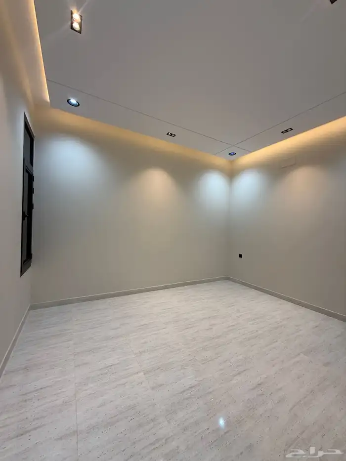 للبيع شقق علويه وارضيه بسعر صيدة بدرة الموسي ع برحه مسجد 36