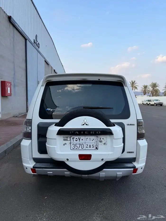 باجيرو 2011 مكينة كبيره فل كامل 3