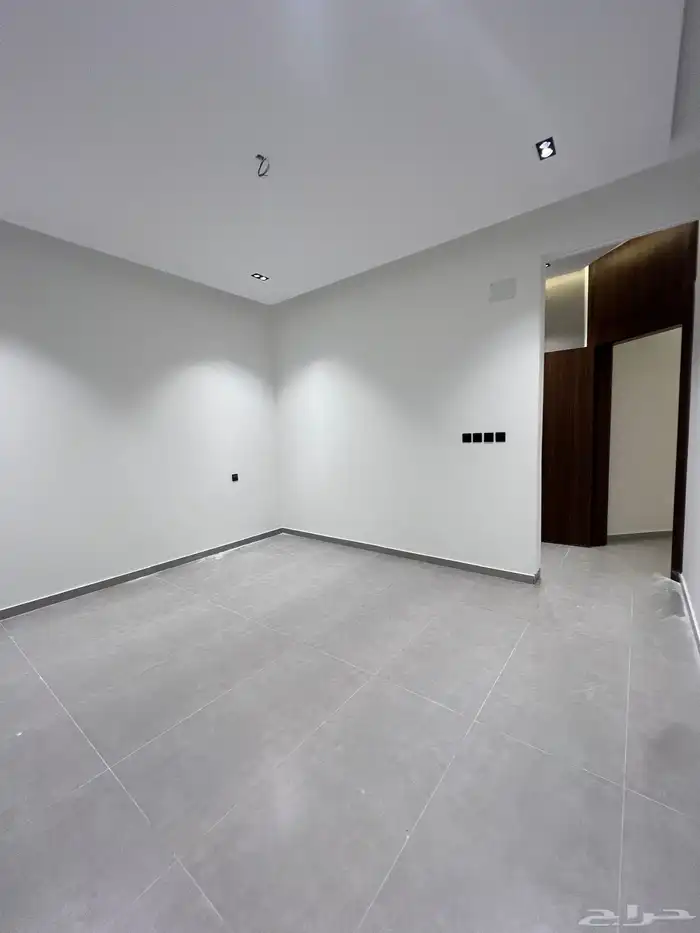 شقق فاخرة بحي الراقي ع شارع 20 شرقي تشطيب vip ب 550 الف 29