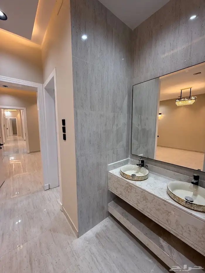 للبيع شقق علويه وارضيه بسعر صيدة بدرة الموسي ع برحه مسجد 6