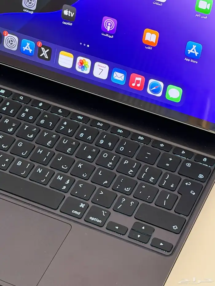 ايباد برو 13 بوصة (M4) يدعم الشريحة QR 7