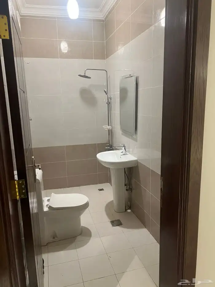 شقة للايجار حي شوران خلف اسواق العثيم 5