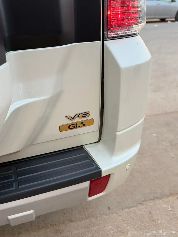 ميستوبيشي باجيرو 2020-فل كامل علامات ذهبيه عداد 35 الف فقط 10