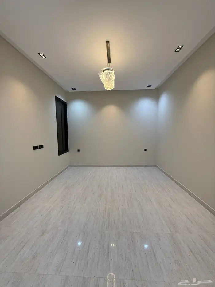 للبيع شقق علويه وارضيه بسعر صيدة بدرة الموسي ع برحه مسجد 18