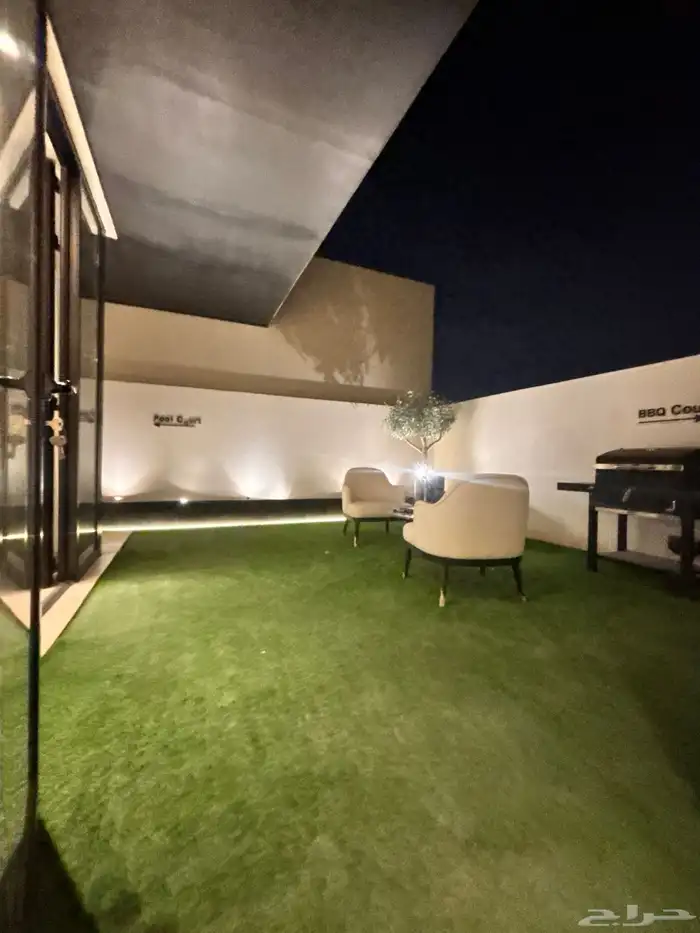 للبيع شقة بتصميم فاخر   مسبح   مصعد   موقف خاص 13