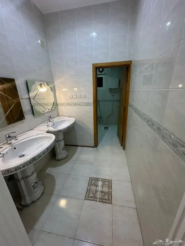 دور اول للإيجار 450 متر غرناطه 60 الف 15