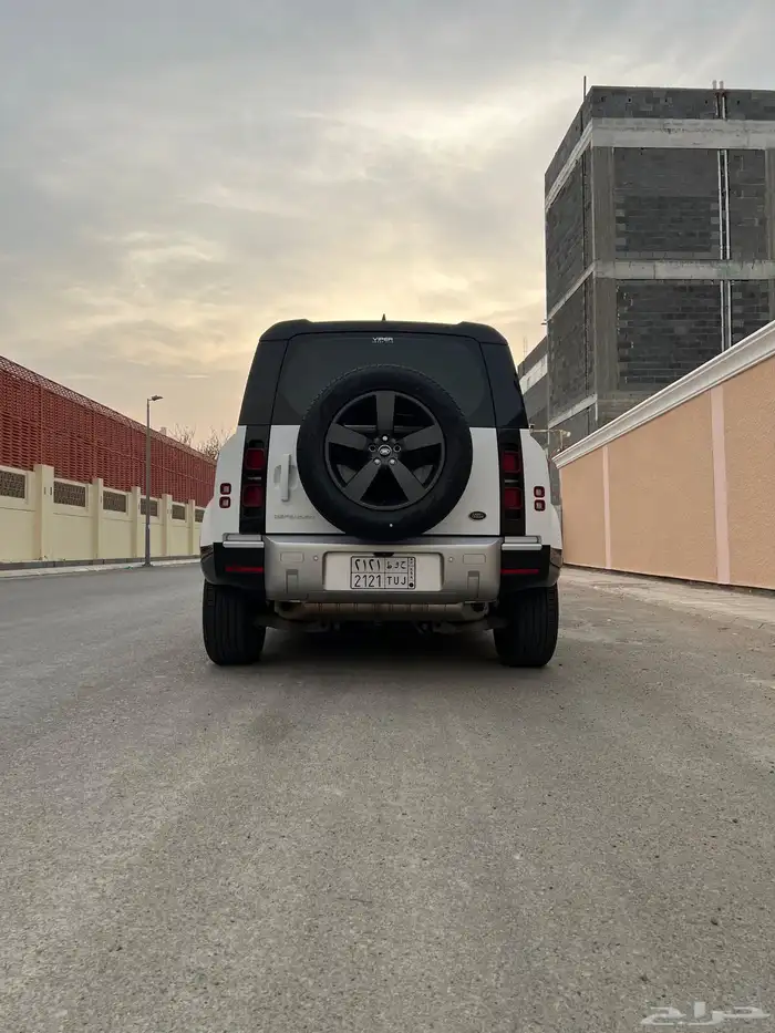 لاندروفر ديفيندر 110 ناغي 2023 ضمان وصيانه مجانيه 6