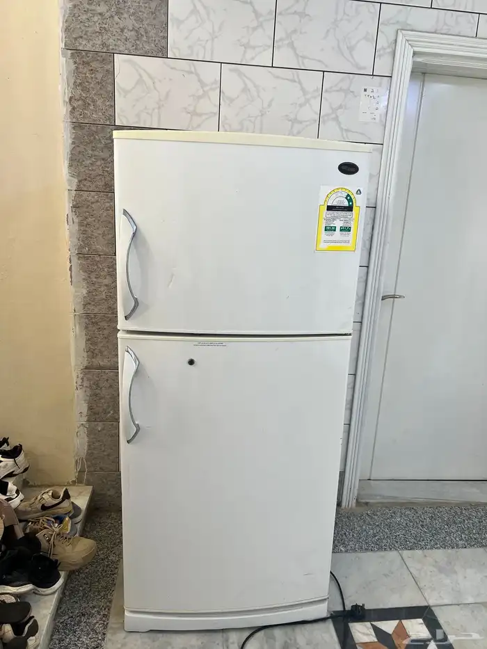 ثلاجه وفرن ومطبخ 7 متر 1