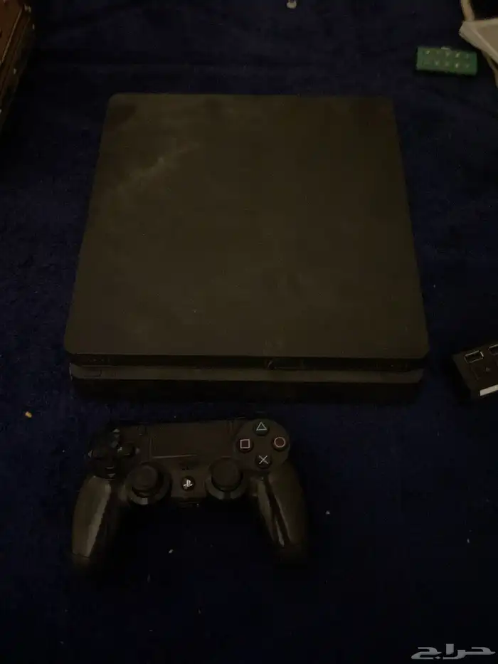 سوني فور نظيف ومستعمل اليد اصلي مع مع يد ثانيه 0