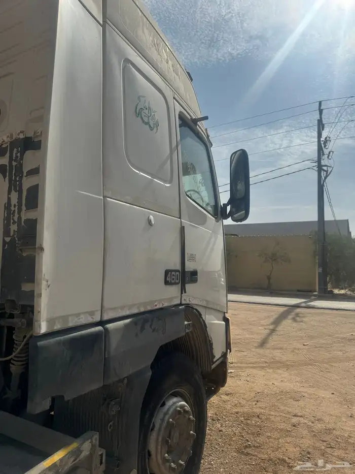 للبيع تريلاه فلفو مديل 2002 2