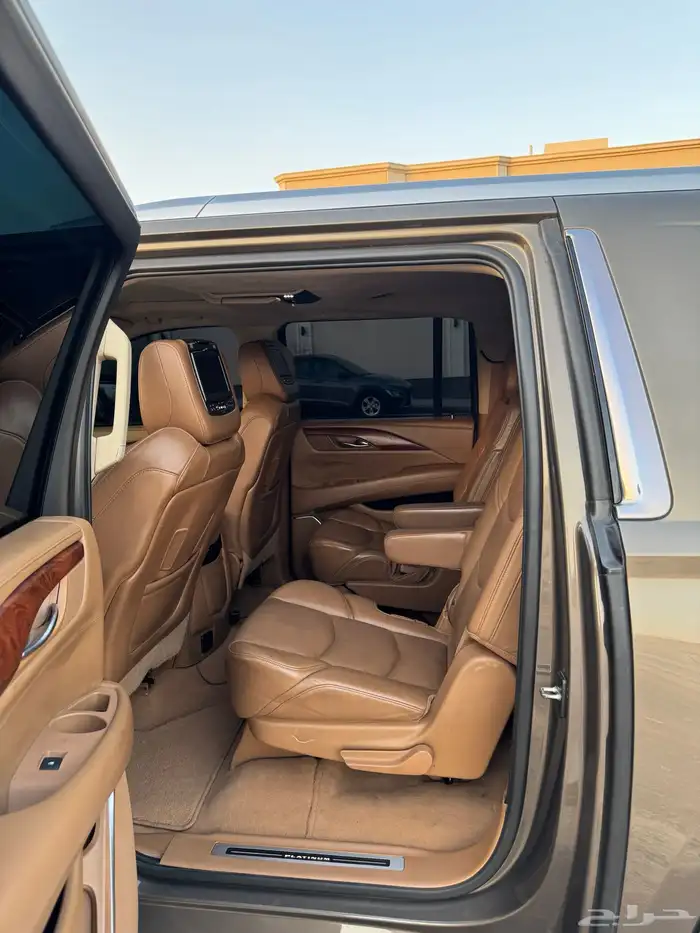 كاديلاك اسكاليد 2015 الدفعه الاخيرة 11