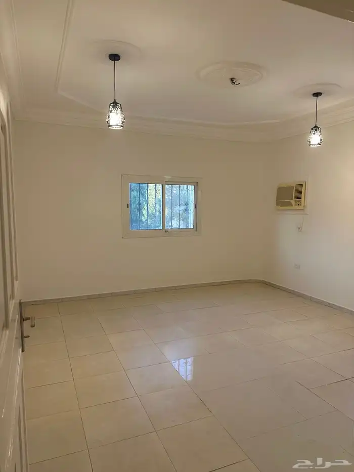 شقة للايجار حي الربوه 12