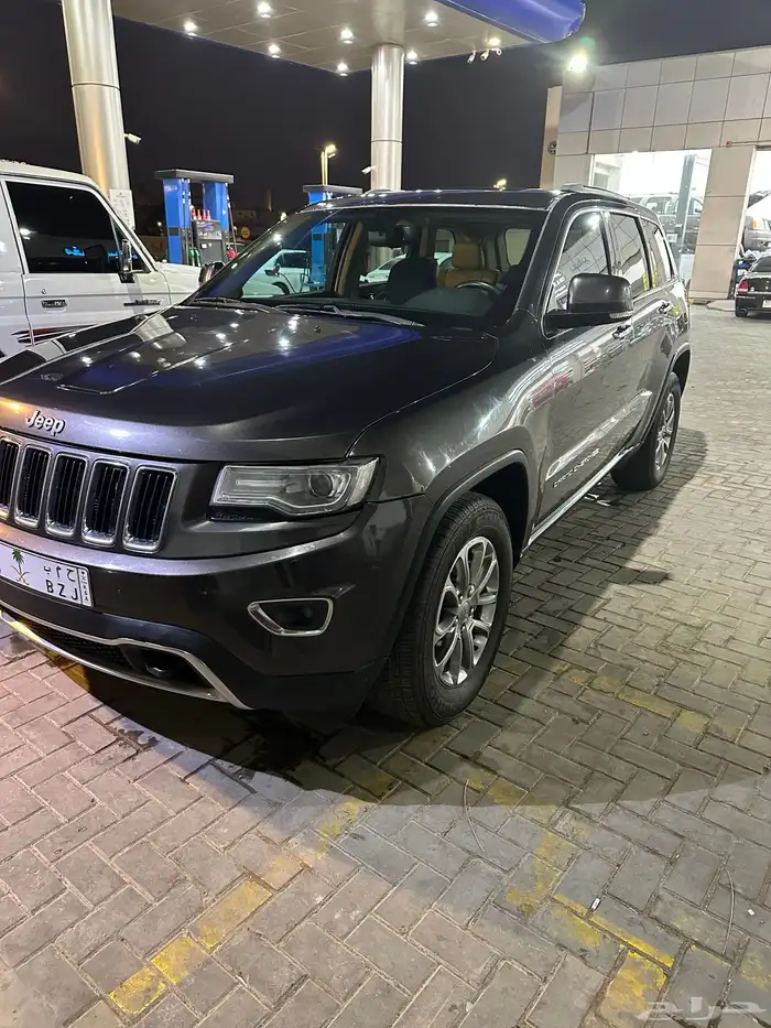 جيب جراند شيروكي Limited V8   وكالة   نظيفة جد ا ممشي قليل 1