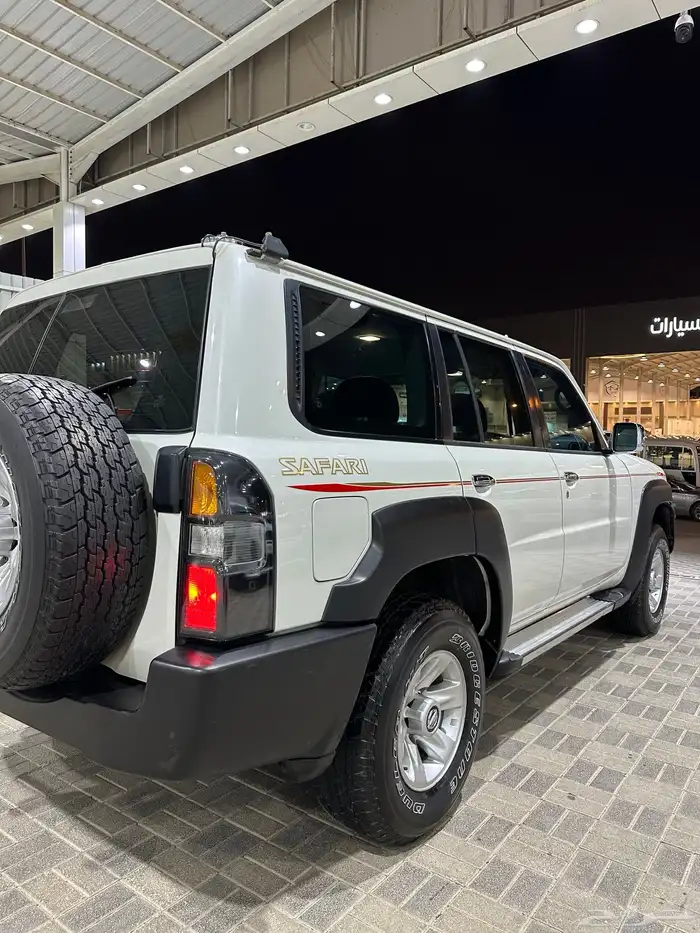 للبيع نيسان فيتك موديل 2014 قير عادي 5