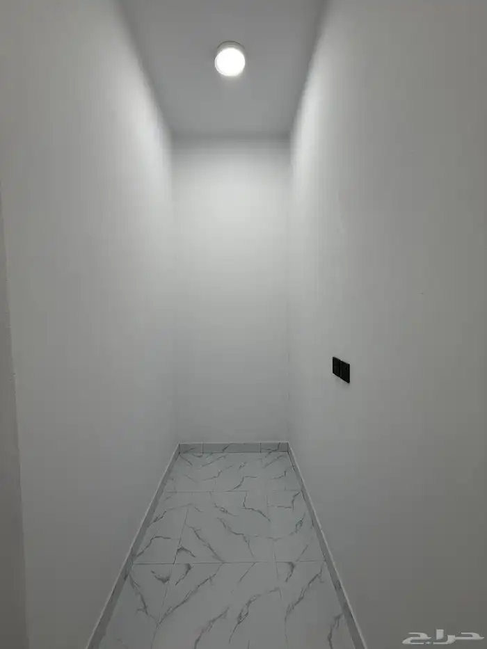 للبيع ارواف علويه وشقق ارضيه ببايكة سيارة ف شمال الخميس 10