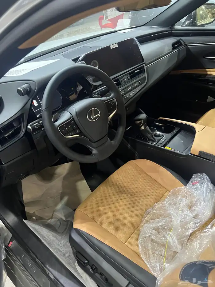 لكزس ES 250 بنزين 2025 7