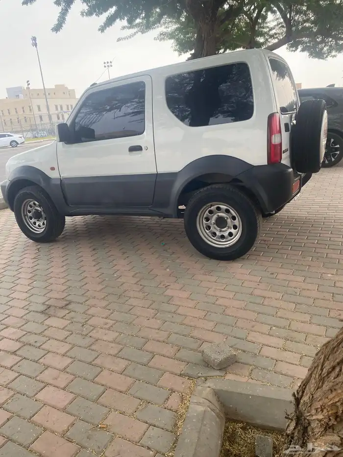 سوزوكي جمني 2011 نظيف جدا 3