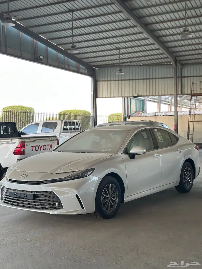 للبيع كامري 2025 ستاندر اصفار 5