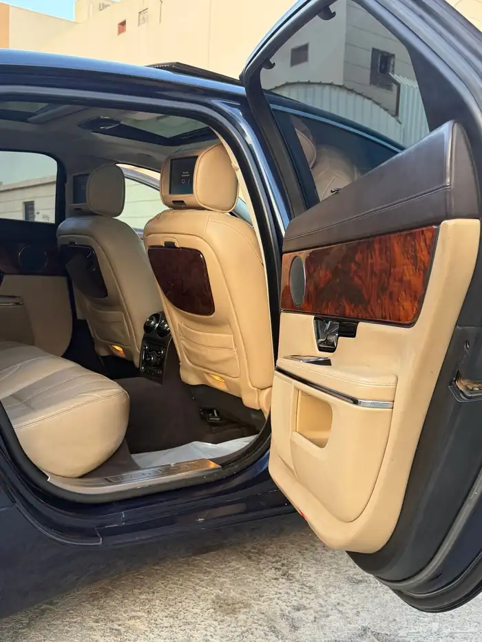 جاكوار XJL Portfolio 2012 فل اطلبية تنفس طبيعي بحالة الوكالة 64