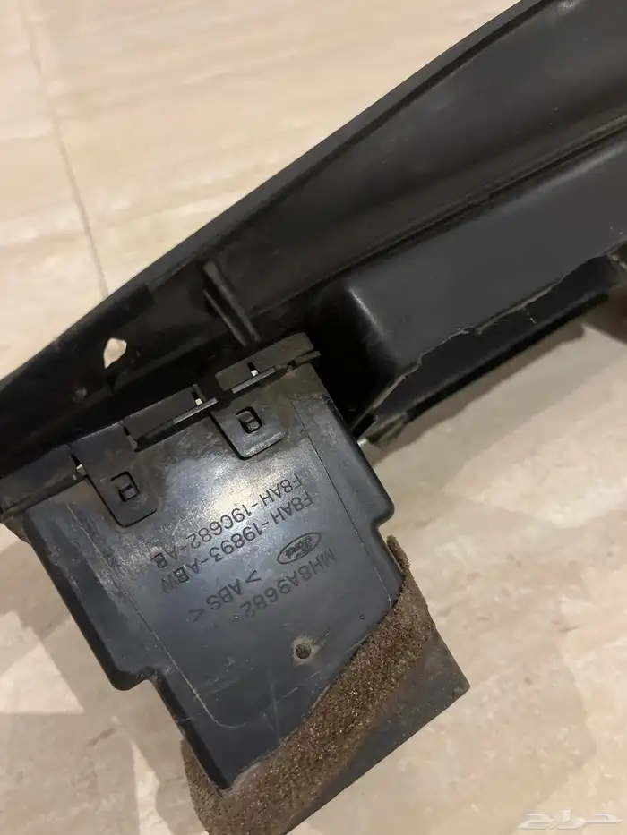 ديكور مكيف فورد كراون فكتوريا 3