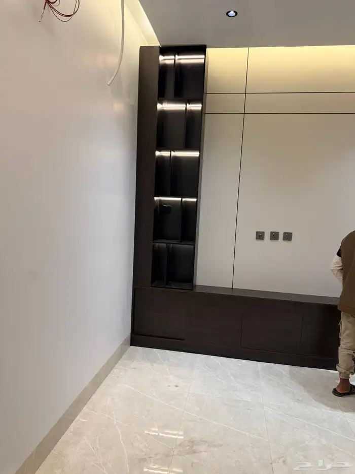 خلفية تلفزيون وخزائن وأرفف 1