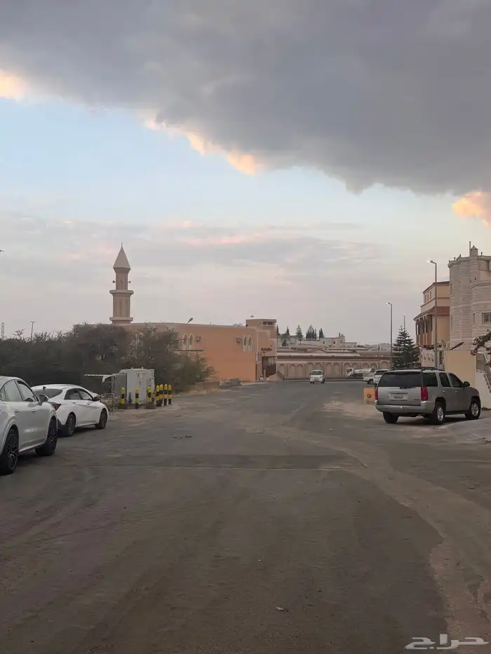 للبيع شقه دور ثانى مع ملحق وسطح مصعد جاهز حى الحسام 1