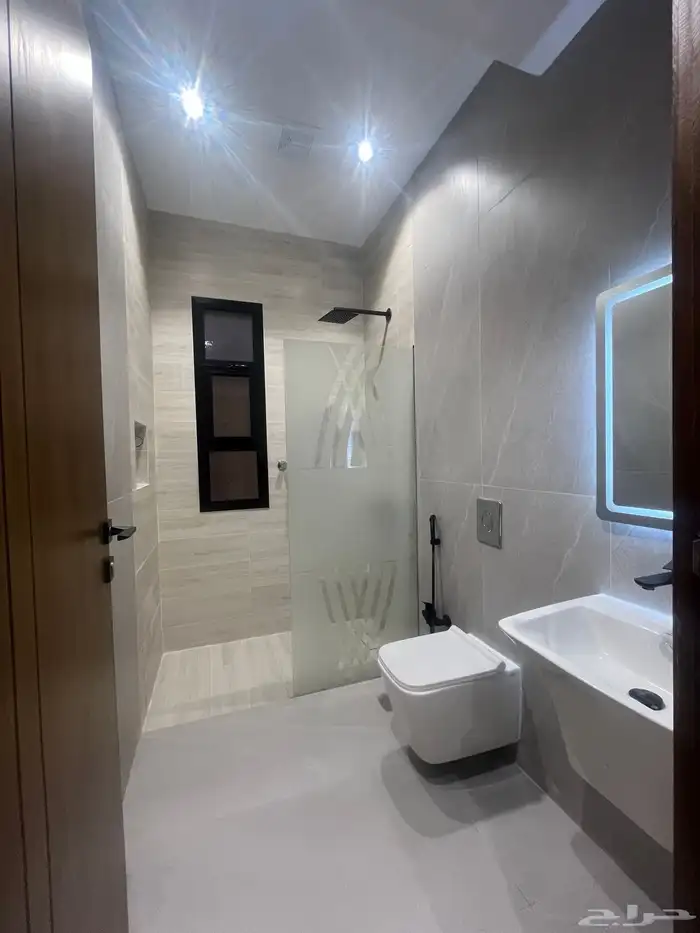 شقق دور ارضى وعلوى للبيع بحى الصفا 6