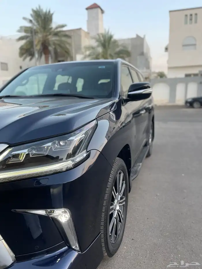 للبيع لكزس LX570S سعودي بودي بلد 10