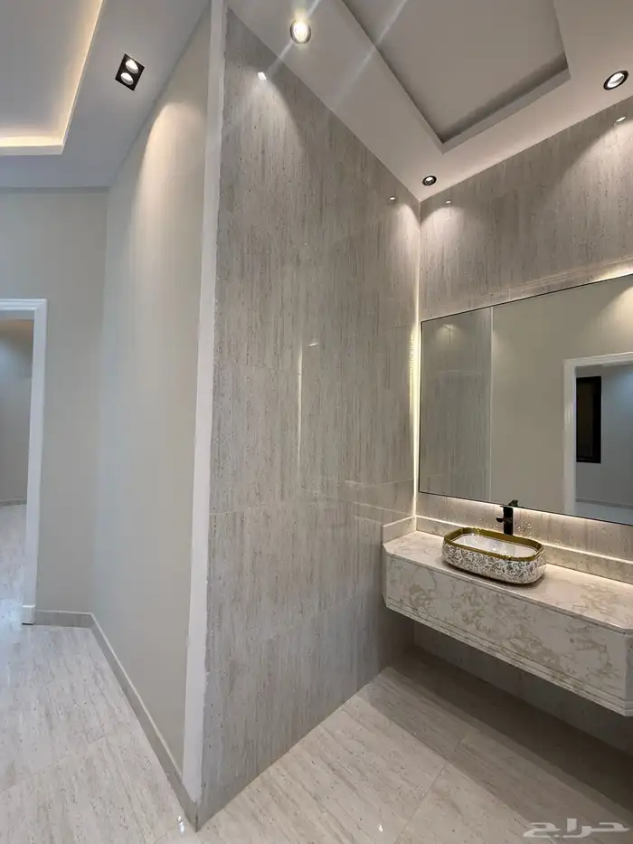 للبيع شقق علويه وارضيه بسعر صيدة بدرة الموسي ع برحه مسجد 41