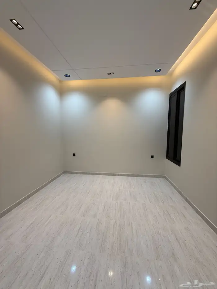 للبيع شقق علويه وارضيه بسعر صيدة بدرة الموسي ع برحه مسجد 33