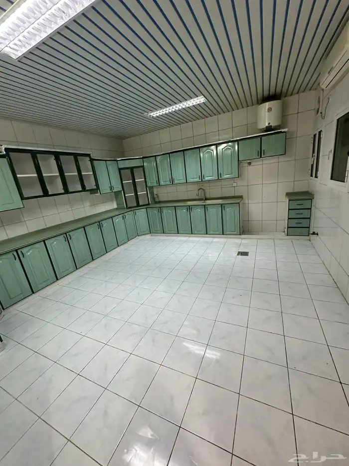 دور اول للإيجار 450 متر غرناطه 60 الف 1