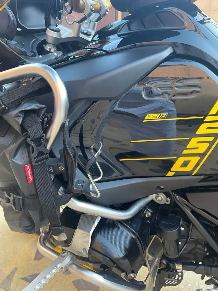 ادفنشر bmw 1250 R 2021 اصدار 40 عام لوحة مميزة 3