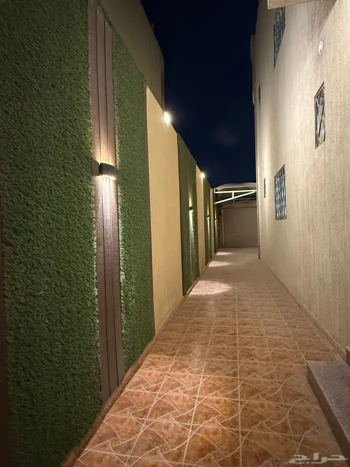 فيلا مستقله في حي قرطبة الغربيه شرق سابك ( 300 م ) 1