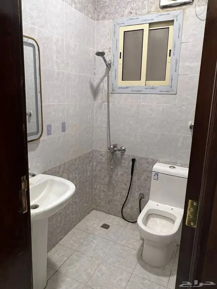 شقة للايجار حي شوران خلف اسواق العثيم 4