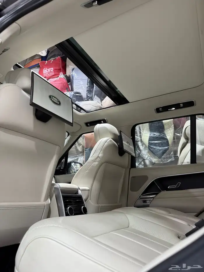 شاشات مراتب خلفية رنج روفر 2024 إلى 2025 نفس شكل الوكا 14