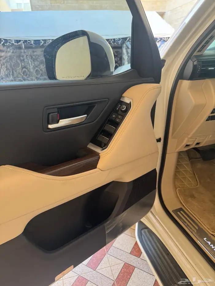 جيب لاندكروزر مديل 2024 الفئه رقم 4 7