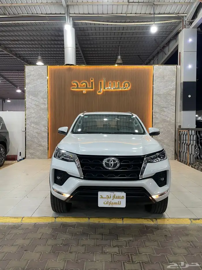 فورتشنر موديل 2023 (6سلندر) 1