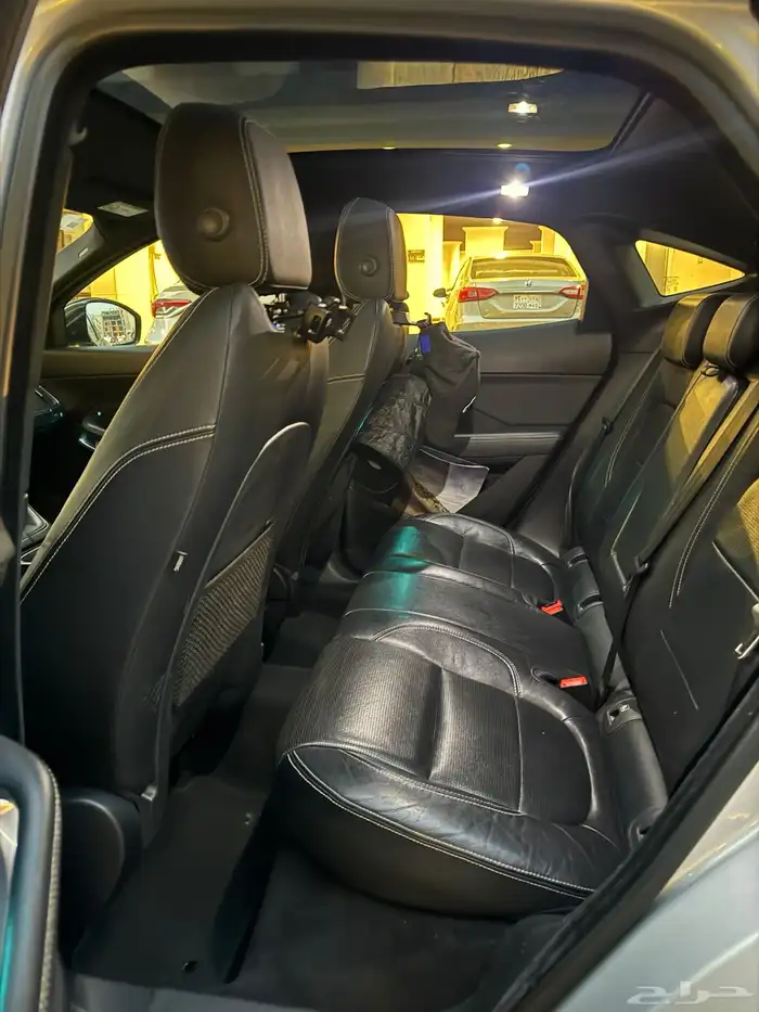 جاكوارEPACE 2018 12