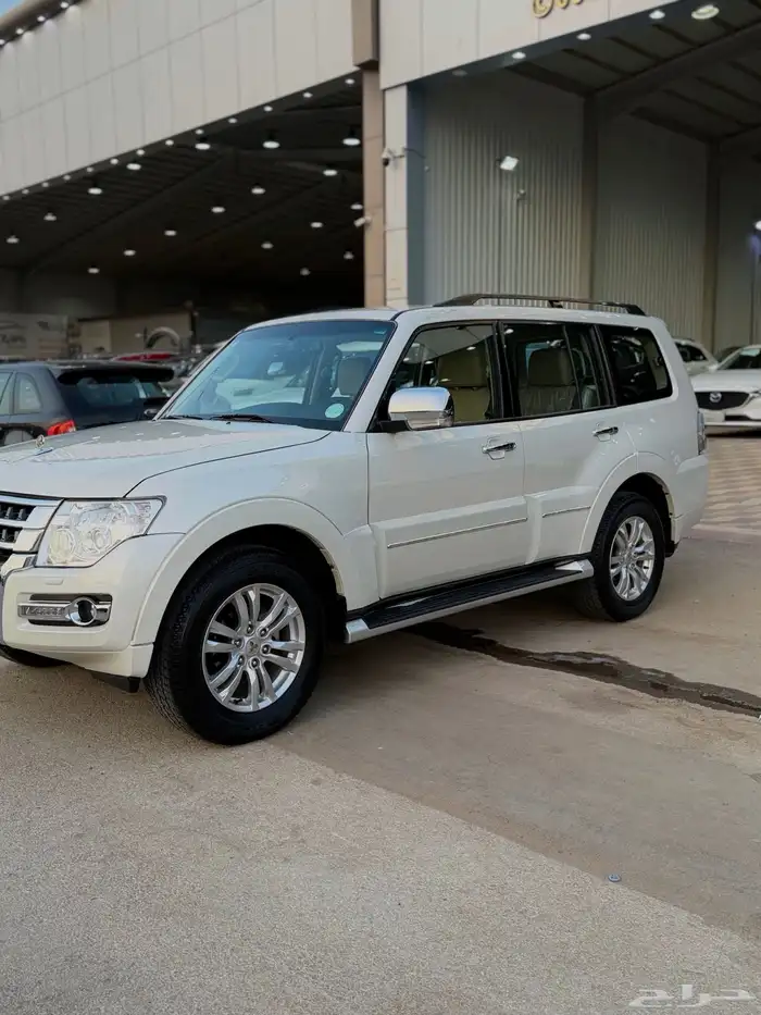 ميستوبيشي باجيرو 2020-فل كامل علامات ذهبيه عداد 35 الف فقط 1