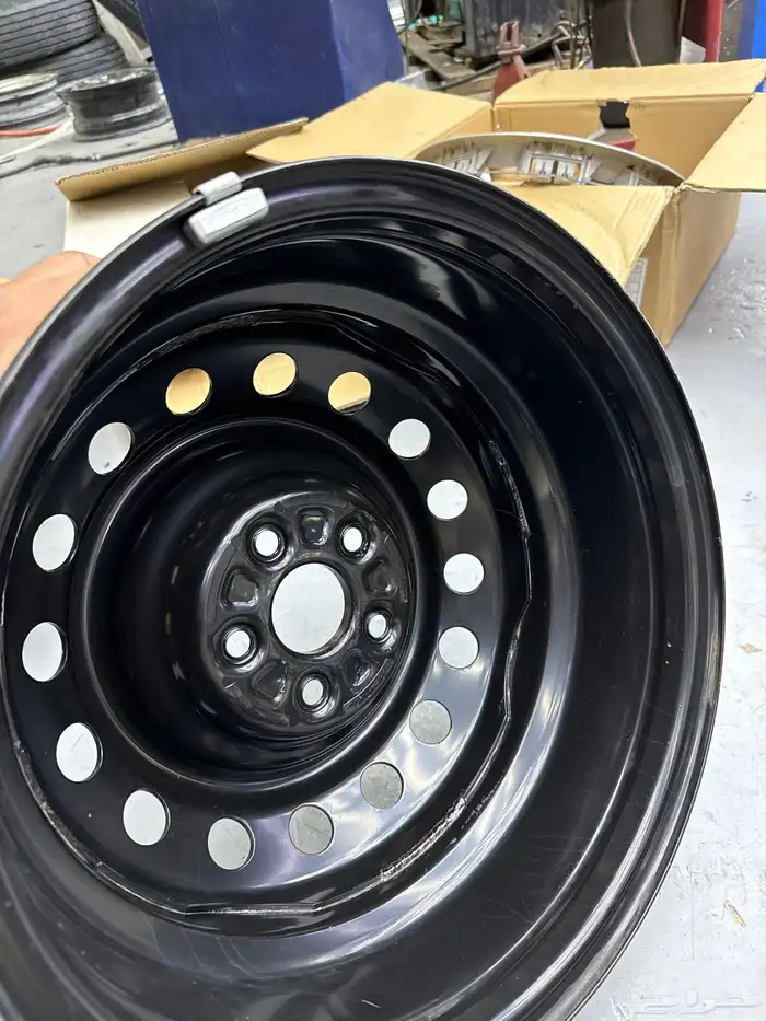 جنوط كورولا مقاس 15 اصلي بلد 2025 جديد اصفار مع طيس الوكاله 9