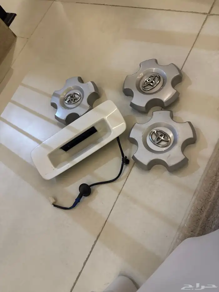 اسكويا 2016 بتت باب الشنطه وغطية جنوط على السوم 0