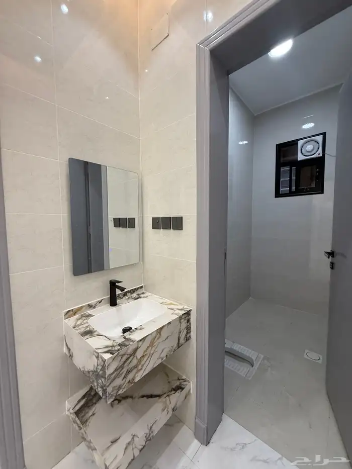 للبيع ارواف علويه وشقق ارضيه ببايكة سيارة ف شمال الخميس 34