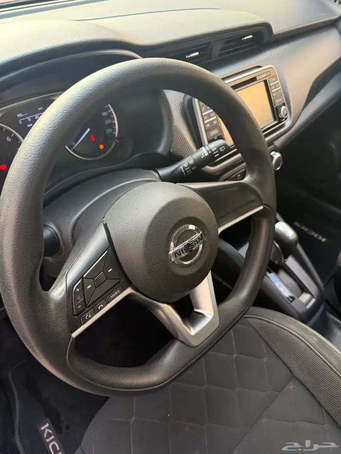 Nissan kicks 15