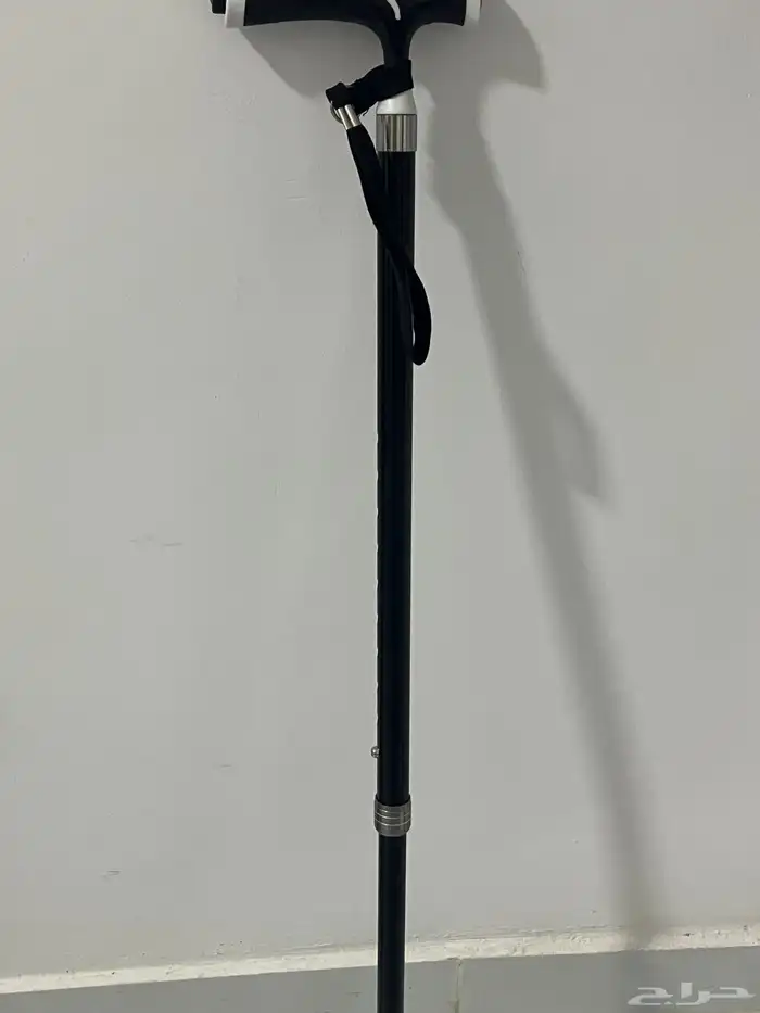 صدقة للمحتاجين مشاية لكبار السن وعكاز 3