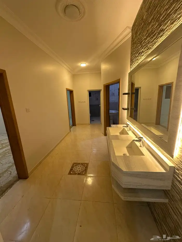 دور اول للإيجار 450 متر غرناطه 60 الف 6