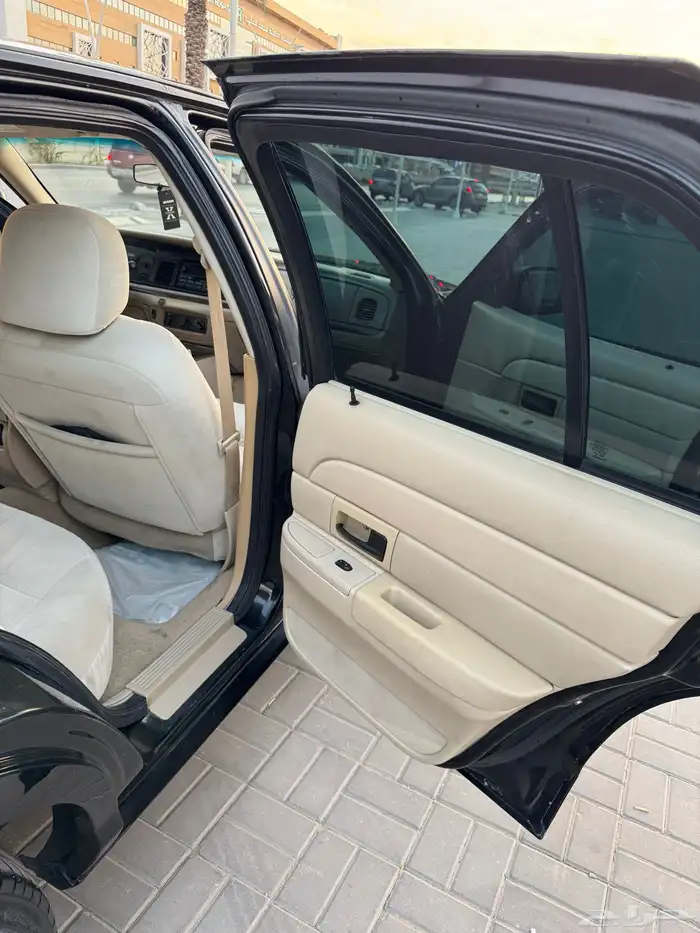 فورد كراون فكتوريا مالك ثاني 14