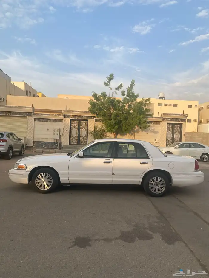 فورد فكتوريا 2003 4